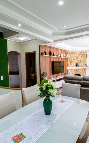 Casa à venda com 400m², 3 quartos e 4 vagas1o. Andar - Sala