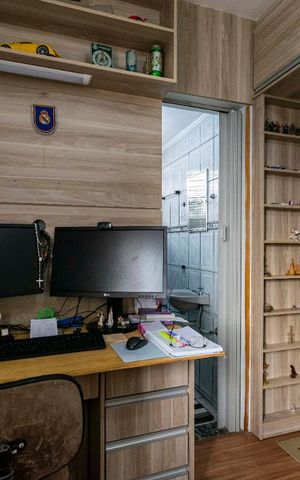 Casa à venda com 400m², 3 quartos e 4 vagas2o. Andar - Quarto 2 - Suíte