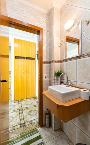 Casa à venda com 400m², 3 quartos e 4 vagas1o. Andar - Banheiro social