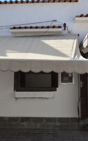 Casa de condomínio à venda com 68m², 2 quartos e 2 vagasFachada