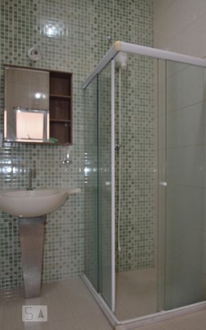 Casa de condomínio à venda com 68m², 2 quartos e 2 vagasBanheiro Social