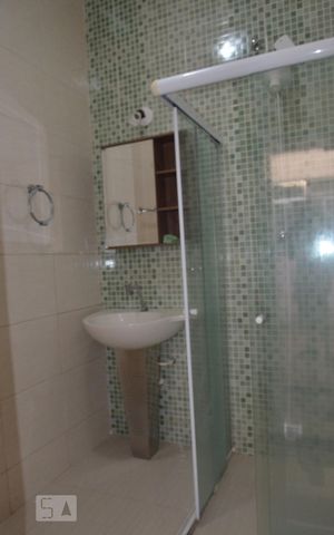 Casa de condomínio à venda com 68m², 2 quartos e 2 vagasBanheiro Social