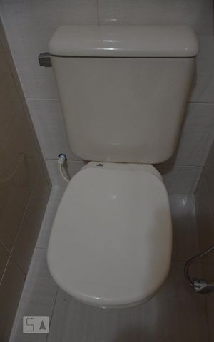Casa de condomínio à venda com 68m², 2 quartos e 2 vagasBanheiro Social