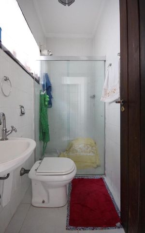 Casa para alugar com 600m², 4 quartos e 8 vagasBanheiro de Serviço