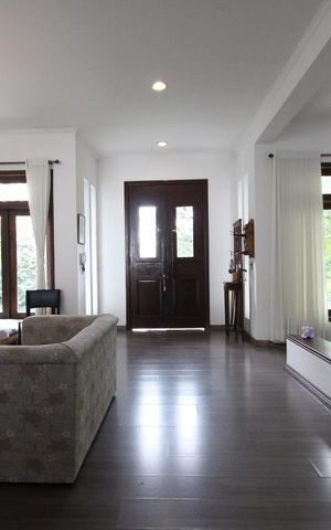 Casa para alugar com 600m², 4 quartos e 8 vagasSala
