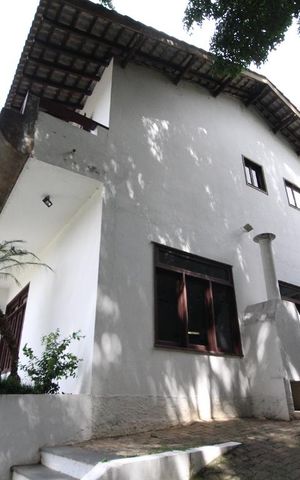 Casa para alugar com 600m², 4 quartos e 8 vagasFachada