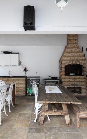 Casa para alugar com 600m², 4 quartos e 8 vagasChurrasqueira