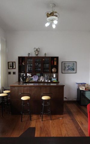 Casa para alugar com 600m², 4 quartos e 8 vagasSala
