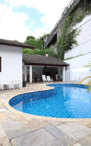 Casa para alugar com 600m², 4 quartos e 8 vagasÁrea comum - Piscina