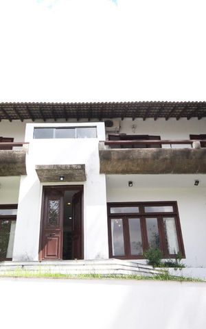 Casa para alugar com 600m², 4 quartos e 8 vagasFachada