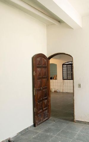 Casa à venda com 291m², 5 quartos e 2 vagas Casa à venda com 291m², 5 quartos e 2 vagasQuarto 1