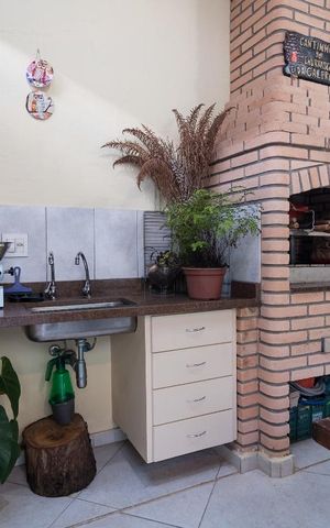 Casa à venda com 230m², 3 quartos e 3 vagas Casa à venda com 230m², 3 quartos e 3 vagasChurrasqueira
