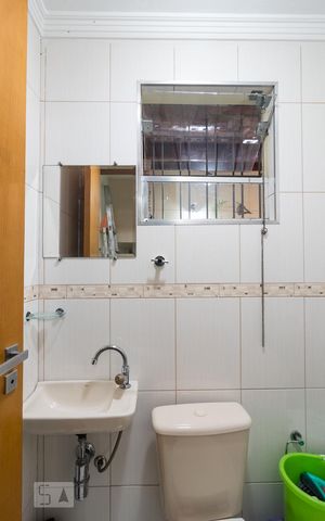 Casa à venda com 230m², 3 quartos e 3 vagas Casa à venda com 230m², 3 quartos e 3 vagasBanheiro de Serviço