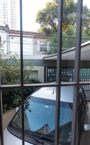 Casa à venda com 230m², 3 quartos e 3 vagas Casa à venda com 230m², 3 quartos e 3 vagasQuarto 2