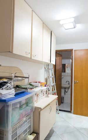 Casa à venda com 230m², 3 quartos e 3 vagas Casa à venda com 230m², 3 quartos e 3 vagasLavanderia