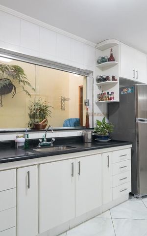 Casa à venda com 230m², 3 quartos e 3 vagas Casa à venda com 230m², 3 quartos e 3 vagasCozinha