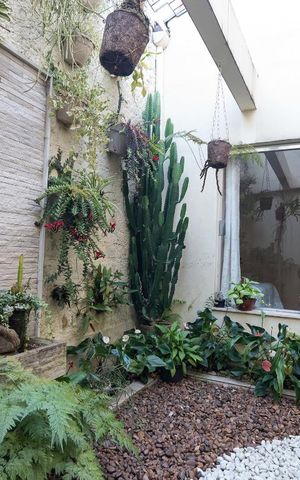 Casa à venda com 230m², 3 quartos e 3 vagas Casa à venda com 230m², 3 quartos e 3 vagasJardim de Inverno