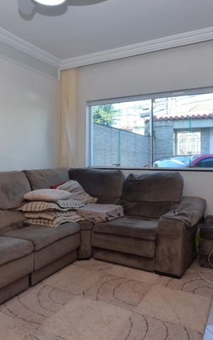 Casa à venda com 157m², 3 quartos e 3 vagas Casa à venda com 157m², 3 quartos e 3 vagasSala