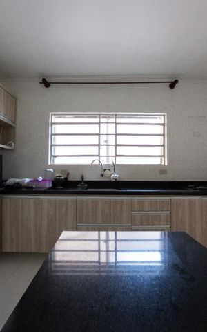 Casa à venda com 250m², 3 quartos e 2 vagasCozinha