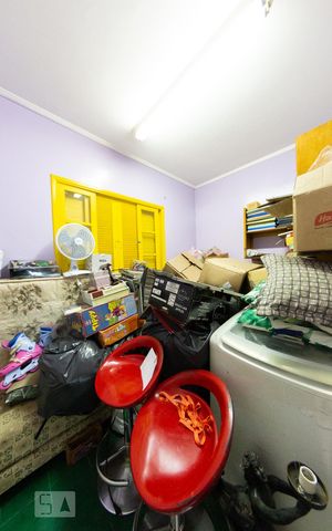 Casa à venda com 250m², 3 quartos e 2 vagasQuarto de Serviço