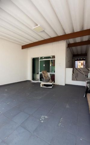 Casa à venda com 250m², 3 quartos e 2 vagasVaranda da Sala