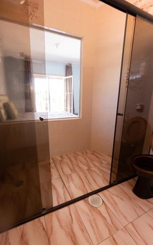 Casa à venda com 250m², 3 quartos e 2 vagasBanheiro da Suíte