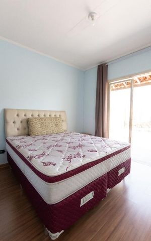Casa à venda com 250m², 3 quartos e 2 vagasSuíte