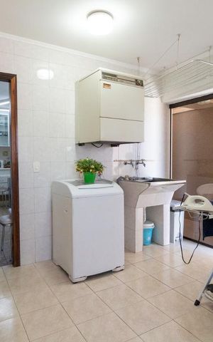 Casa à venda com 217m², 3 quartos e 5 vagasÁrea de Serviço