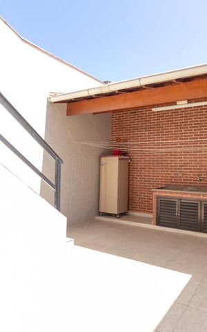 Casa à venda com 217m², 3 quartos e 5 vagasChurrasqueira