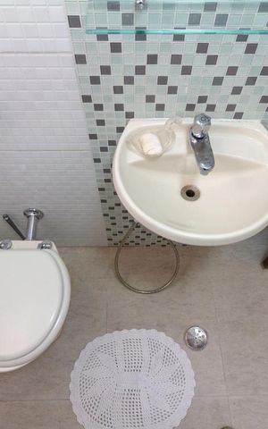 Casa à venda com 217m², 3 quartos e 5 vagasBanheiro Social