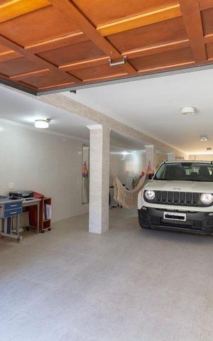 Casa à venda com 217m², 3 quartos e 5 vagasGaragem