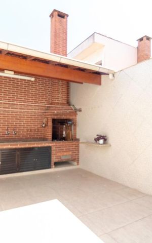 Casa à venda com 217m², 3 quartos e 5 vagasChurrasqueira