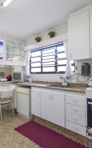 Casa à venda com 217m², 3 quartos e 5 vagasCozinha