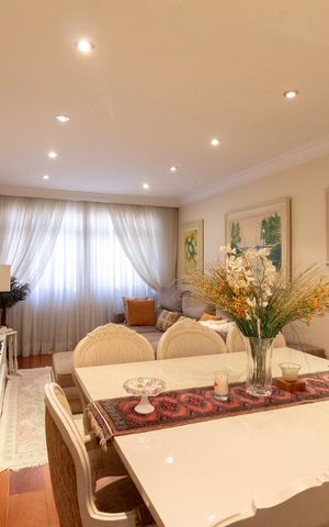 Casa à venda com 217m², 3 quartos e 5 vagasSala
