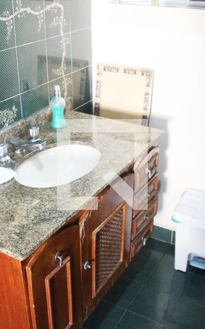 Casa à venda com 447m², 5 quartos e 6 vagasBanheiro 1