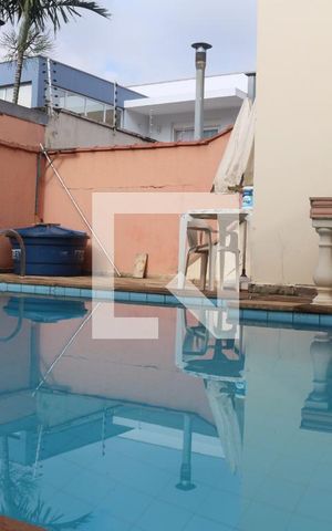 Casa à venda com 447m², 5 quartos e 6 vagasPiscina