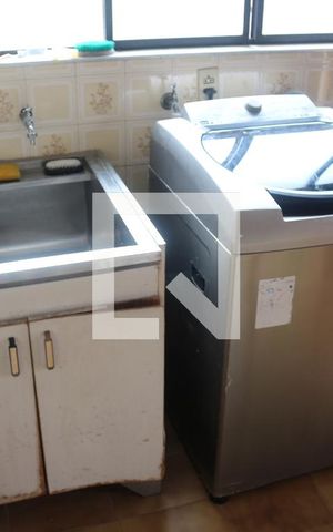 Casa à venda com 447m², 5 quartos e 6 vagasÁrea de Serviço