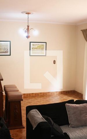 Casa à venda com 447m², 5 quartos e 6 vagasSala