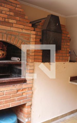 Casa à venda com 447m², 5 quartos e 6 vagasChurrasqueira