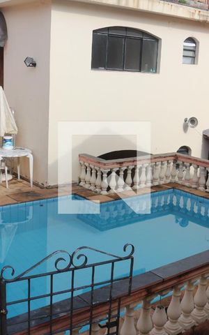 Casa à venda com 447m², 5 quartos e 6 vagasPiscina