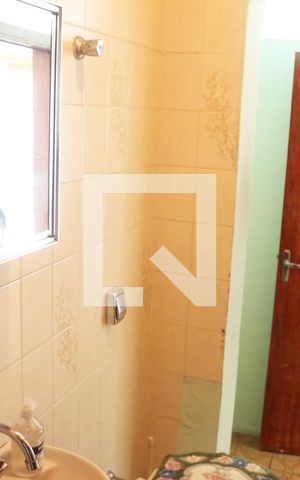 Casa à venda com 447m², 5 quartos e 6 vagasBanheiro 2
