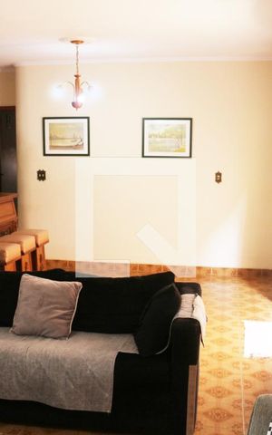 Casa à venda com 447m², 5 quartos e 6 vagasSala