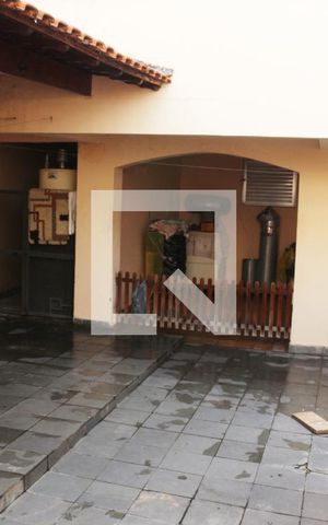Casa à venda com 447m², 5 quartos e 6 vagasQuintal