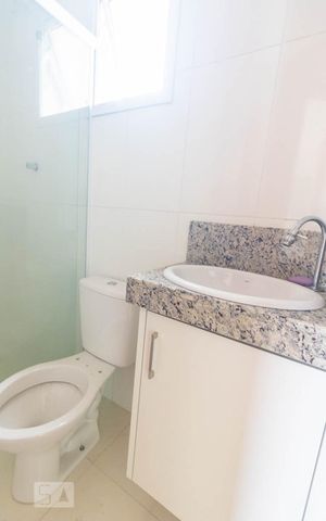 Apartamento para alugar com 46m², 2 quartos e 1 vaga Apartamento para alugar com 46m², 2 quartos e 1 vagaBanheiro