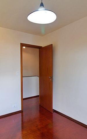Casa à venda com 180m², 3 quartos e 3 vagas Casa à venda com 180m², 3 quartos e 3 vagasQuarto 2
