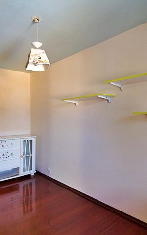 Casa à venda com 180m², 3 quartos e 3 vagas Casa à venda com 180m², 3 quartos e 3 vagasQuarto 3