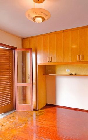 Casa à venda com 180m², 3 quartos e 3 vagas Casa à venda com 180m², 3 quartos e 3 vagasSuite