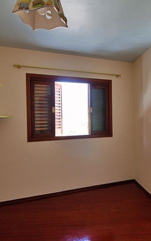 Casa à venda com 180m², 3 quartos e 3 vagas Casa à venda com 180m², 3 quartos e 3 vagasQuarto 3