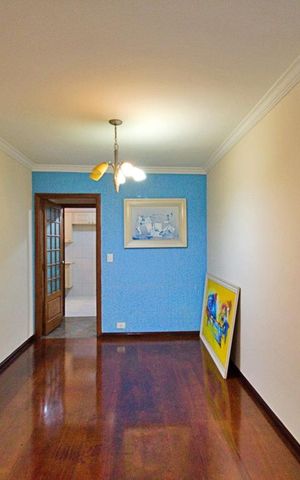 Casa à venda com 180m², 3 quartos e 3 vagas Casa à venda com 180m², 3 quartos e 3 vagasSala