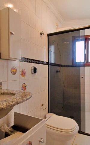 Casa à venda com 180m², 3 quartos e 3 vagas Casa à venda com 180m², 3 quartos e 3 vagasBanheiro